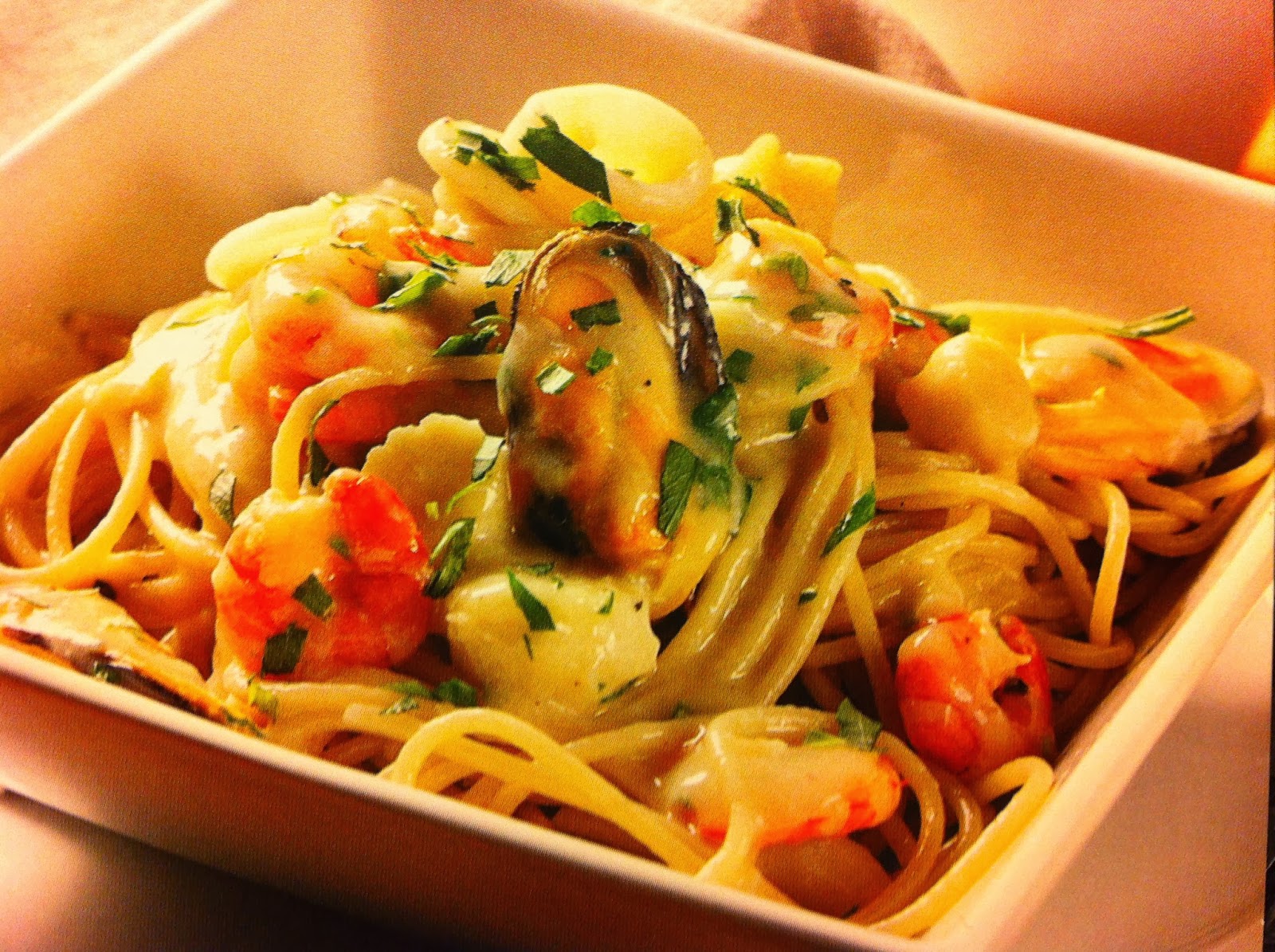 Spaghetti Fruit De Mer Sauce Tomate Tunisienne